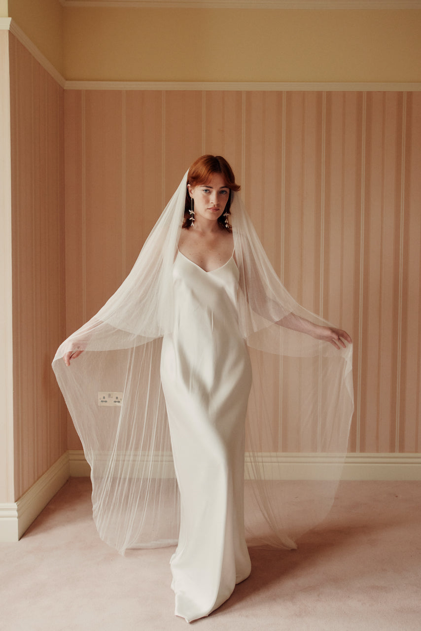 VOILE LONG EN TULLE DE SOIE
