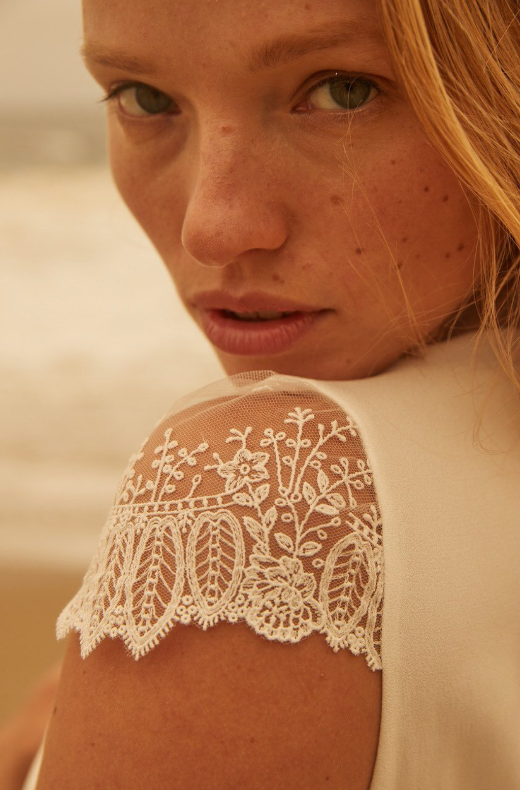 ROBE | LENNON